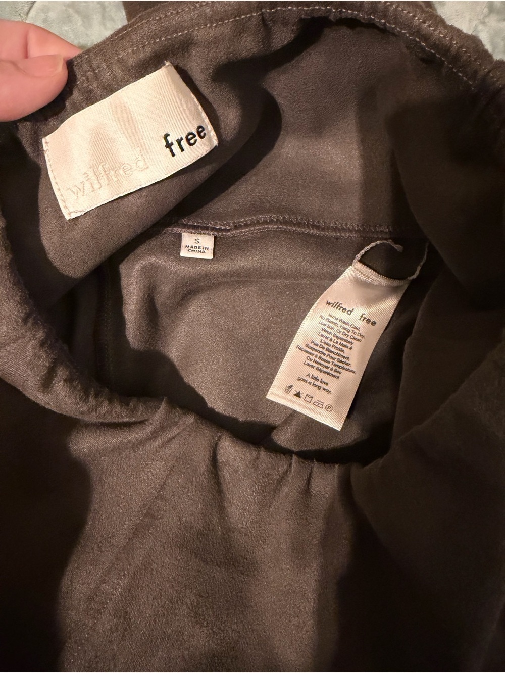Aritzia Wilfred Free Daria Vegan Suede Leggings - size S - Picture 2 of 2